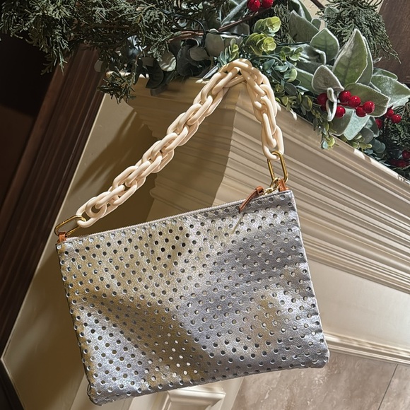 CLARE V. flat clutch with tabs in silver. Sold out on Clare V. Site. - Picture 6 of 14